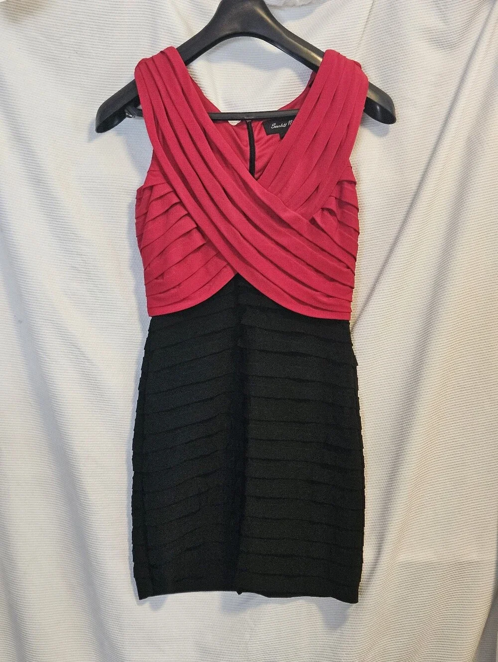 Scarlett Nite Dress Size 8 Red Black Two Tone Pleated Bodycon Cocktail Mini Zip